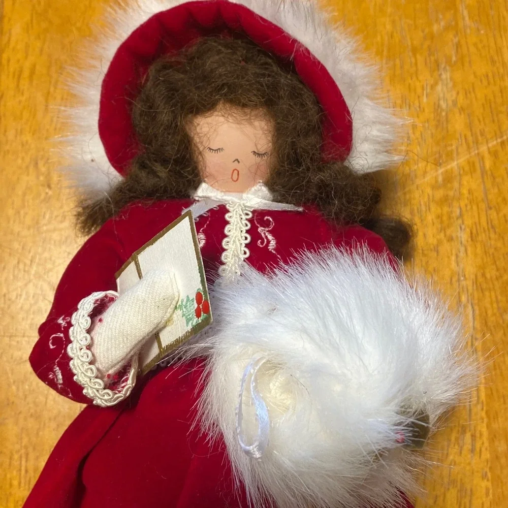 Unbranded Caroler Doll Christmas Decor Red Excellent Velvet Faux Fur Wood Base